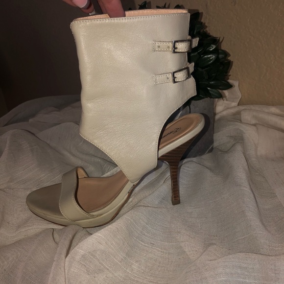 Emerson Frye Ankle Cuff Heels - Picture 6 of 11